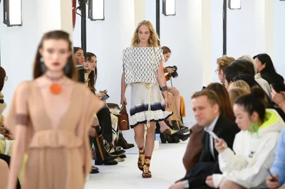 Look 17